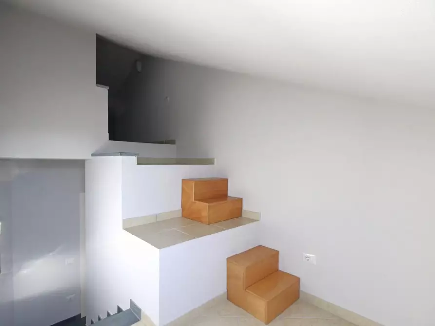 Immagine 22 di Villetta a schiera in vendita  a Lucca