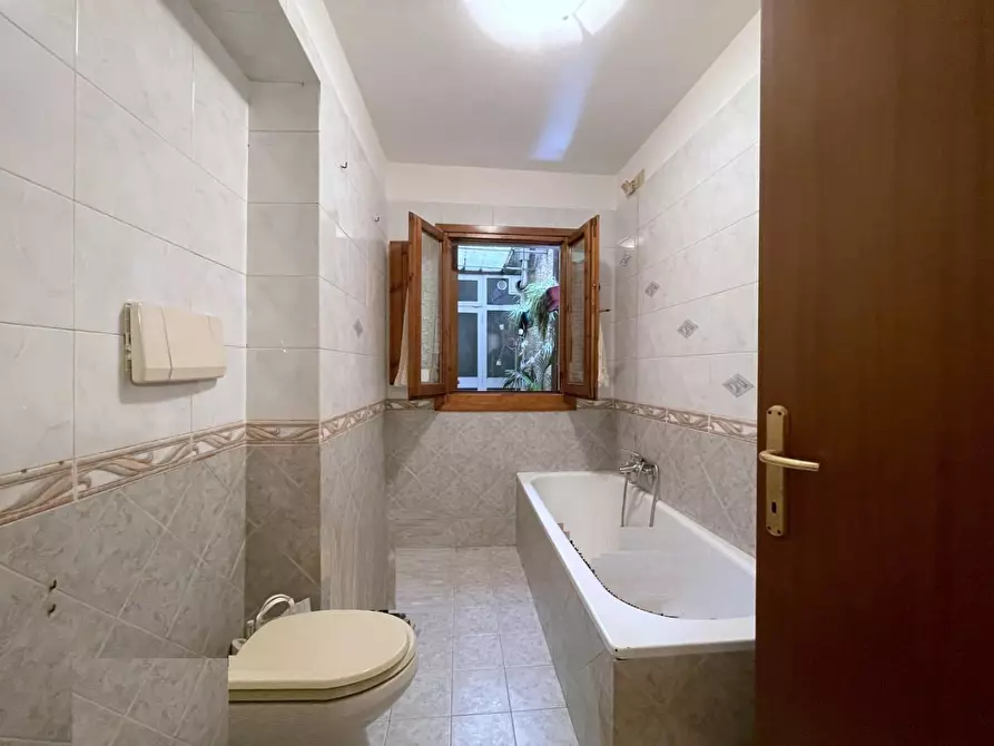 Immagine 9 di Appartamento in vendita  a Camaiore