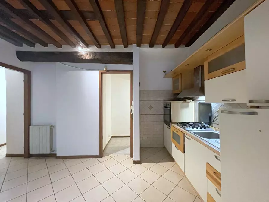 Immagine 1 di Appartamento in vendita  a Camaiore