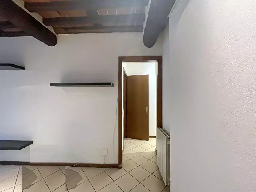 Immagine 11 di Appartamento in vendita  a Camaiore