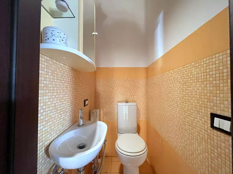 Immagine 14 di Villetta a schiera in vendita  a Camaiore