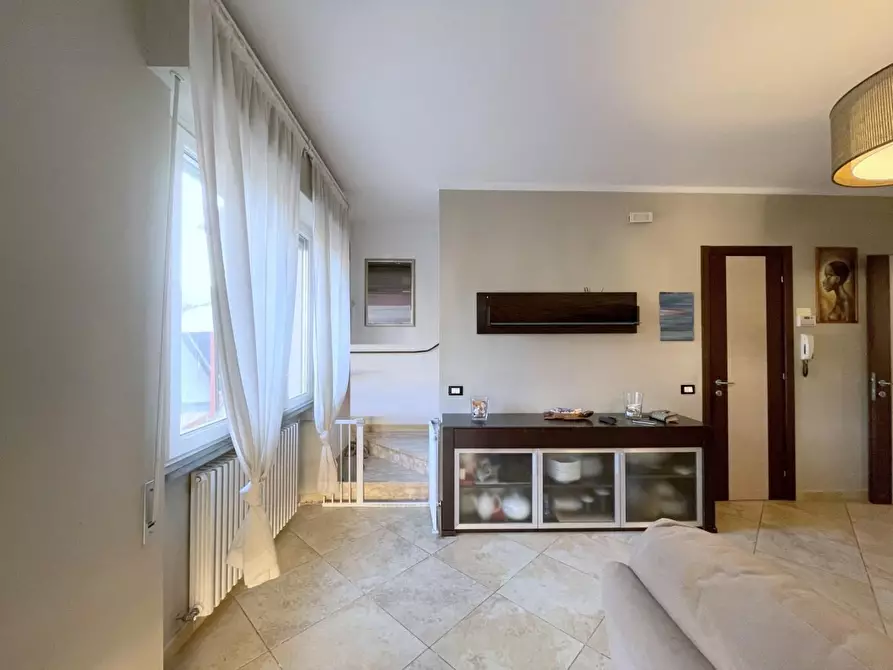 Immagine 2 di Villetta a schiera in vendita  a Camaiore