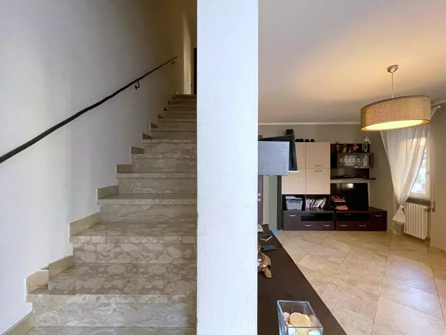 Immagine 18 di Villetta a schiera in vendita  a Camaiore