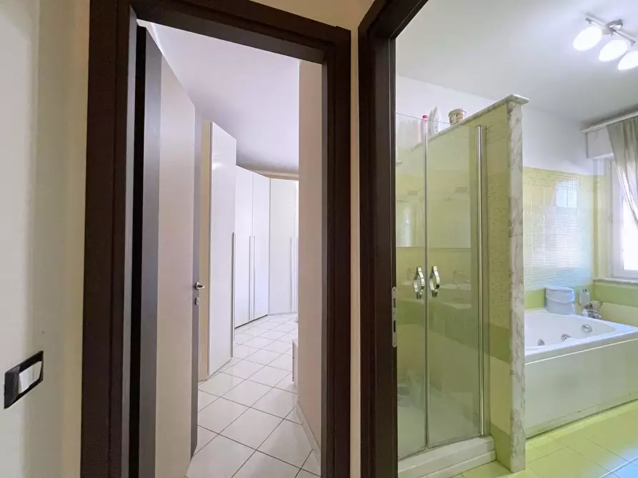 Immagine 29 di Villetta a schiera in vendita  a Camaiore