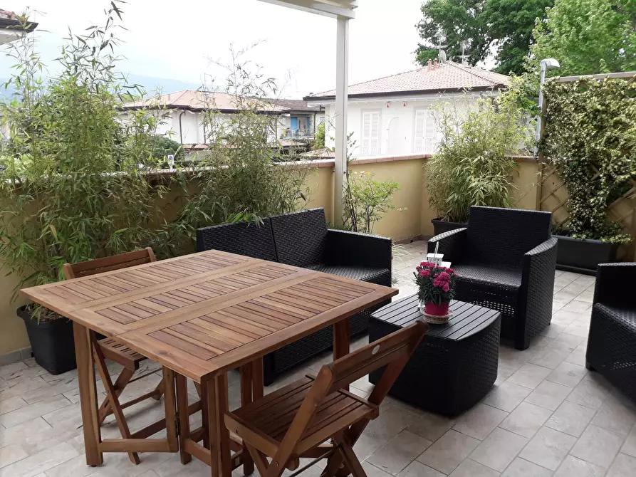 Immagine 11 di Appartamento in affitto  a Pietrasanta
