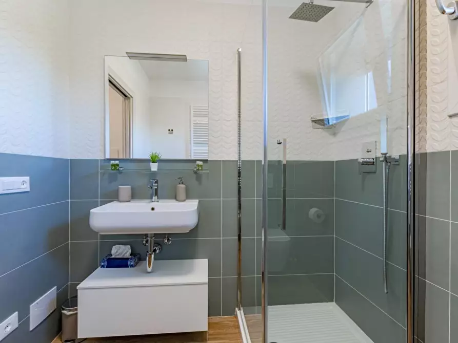 Immagine 11 di Appartamento in vendita  a Pisa