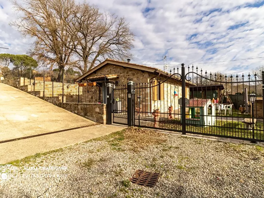 Immagine 8 di Casa indipendente in vendita  a Buonconvento