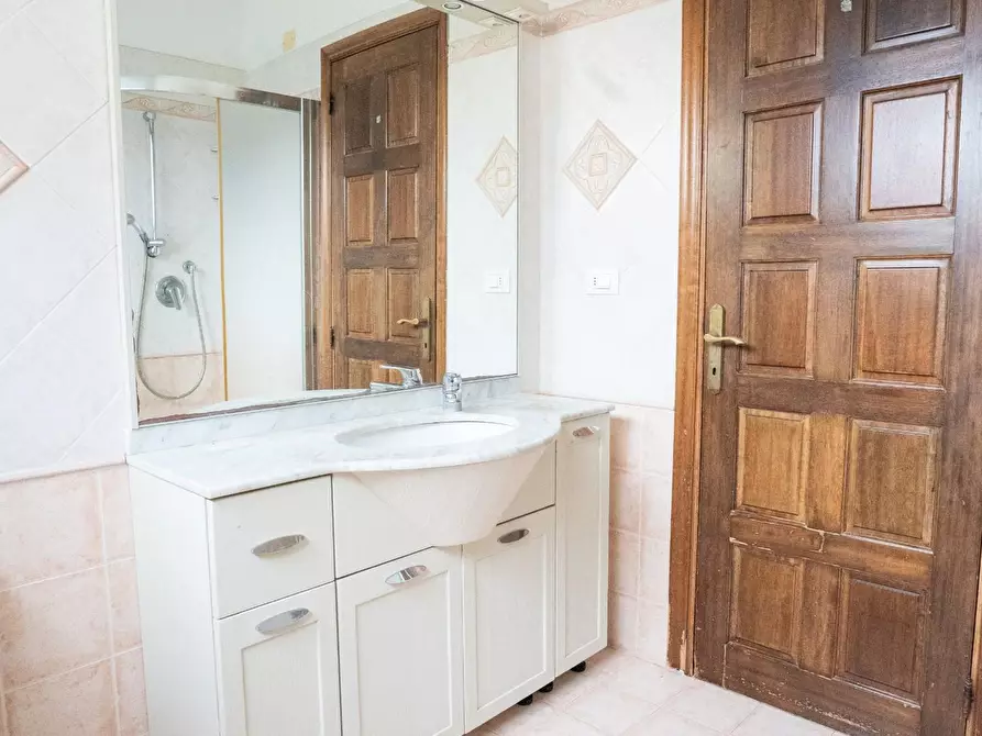 Immagine 16 di Appartamento in vendita  a Carrara