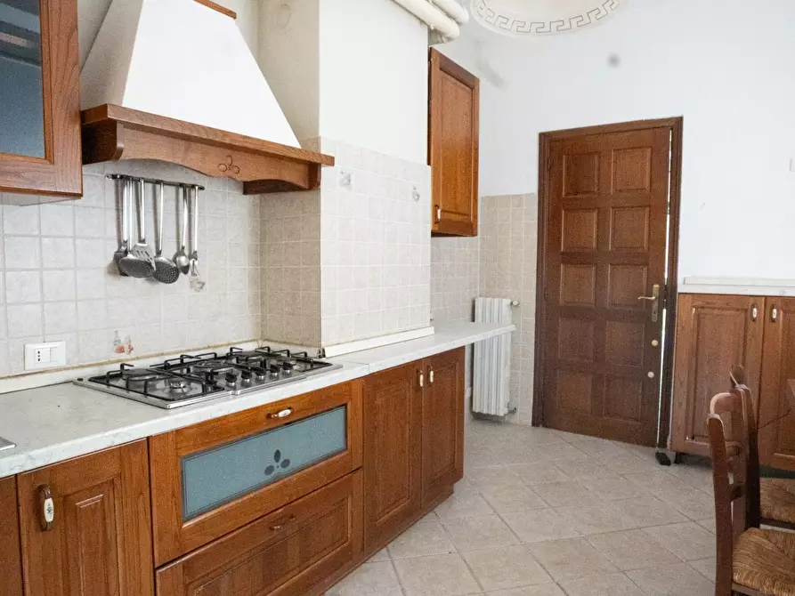 Immagine 3 di Appartamento in vendita  a Carrara