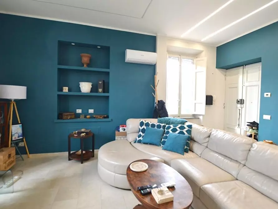 Immagine 5 di Appartamento in vendita  a Lucca