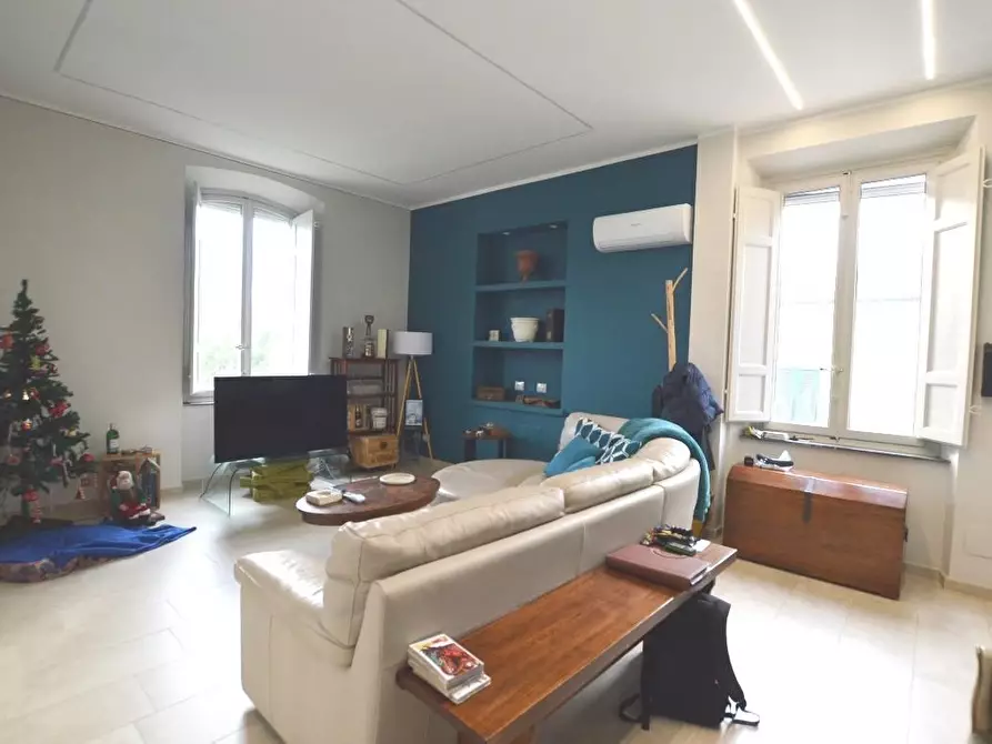 Immagine 6 di Appartamento in vendita  a Lucca