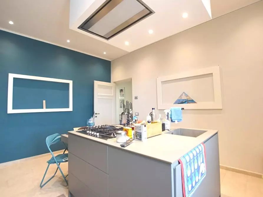 Immagine 12 di Appartamento in vendita  a Lucca