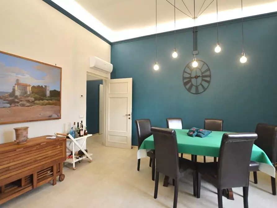 Immagine 11 di Appartamento in vendita  a Lucca