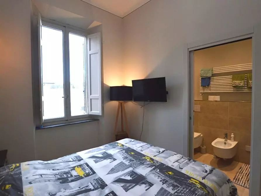 Immagine 20 di Appartamento in vendita  a Lucca