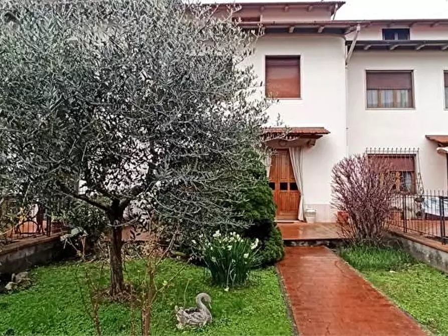 Immagine 2 di Villetta a schiera in vendita  a Pistoia