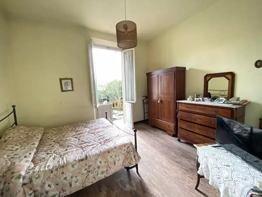 Immagine 8 di Appartamento in vendita  a Lucca