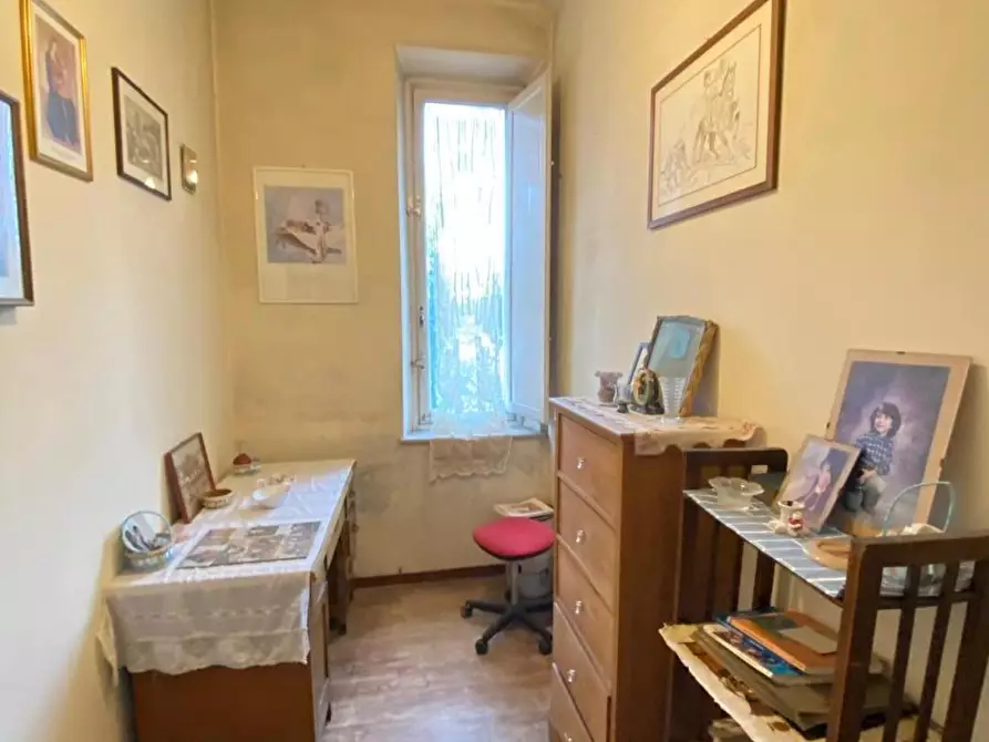 Immagine 5 di Appartamento in vendita  a Lucca