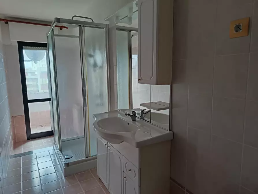 Immagine 17 di Appartamento in vendita  a Rosignano Marittimo