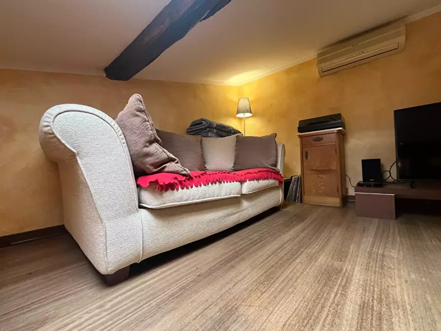 Immagine 3 di Appartamento in vendita  a Massa