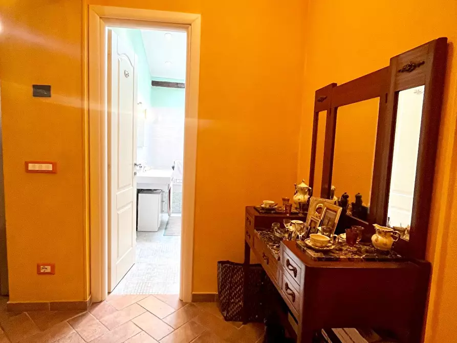 Immagine 11 di Appartamento in vendita  a Massa