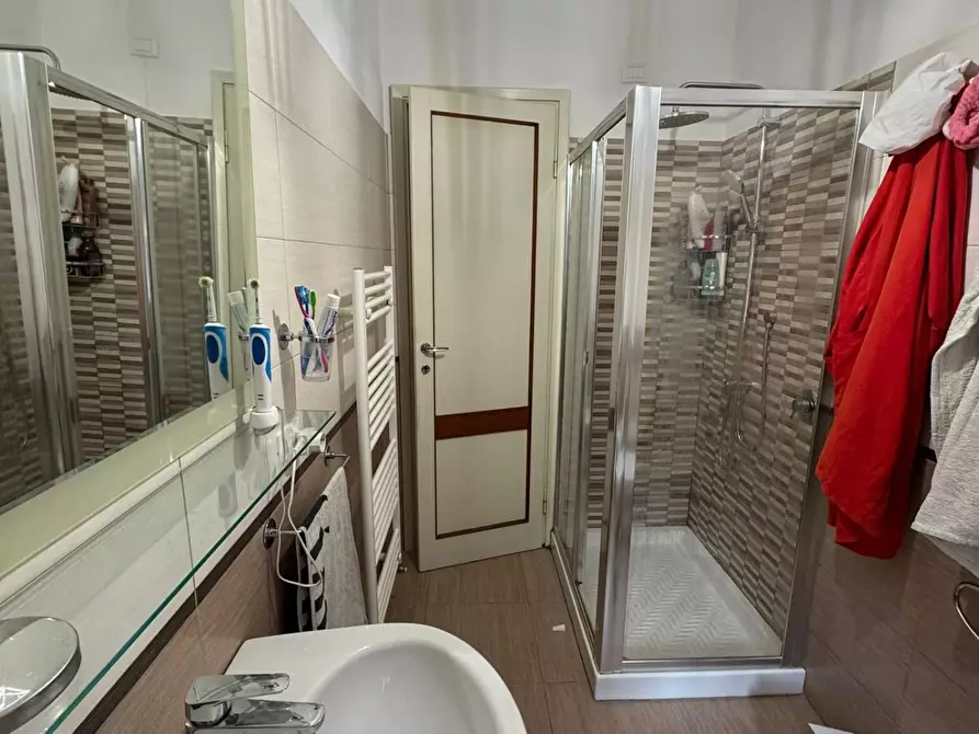 Immagine 8 di Appartamento in vendita  a Viareggio