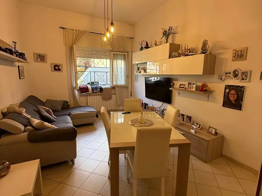 Immagine 1 di Appartamento in vendita  a Viareggio