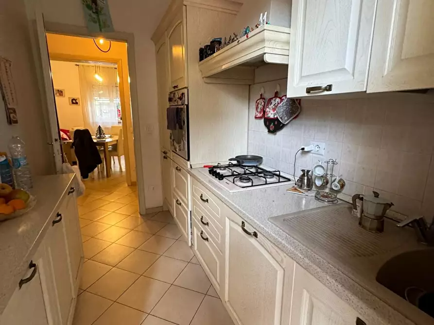 Immagine 6 di Appartamento in vendita  a Viareggio