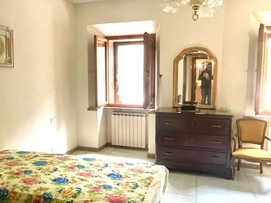 Immagine 10 di Appartamento in vendita  a Siena