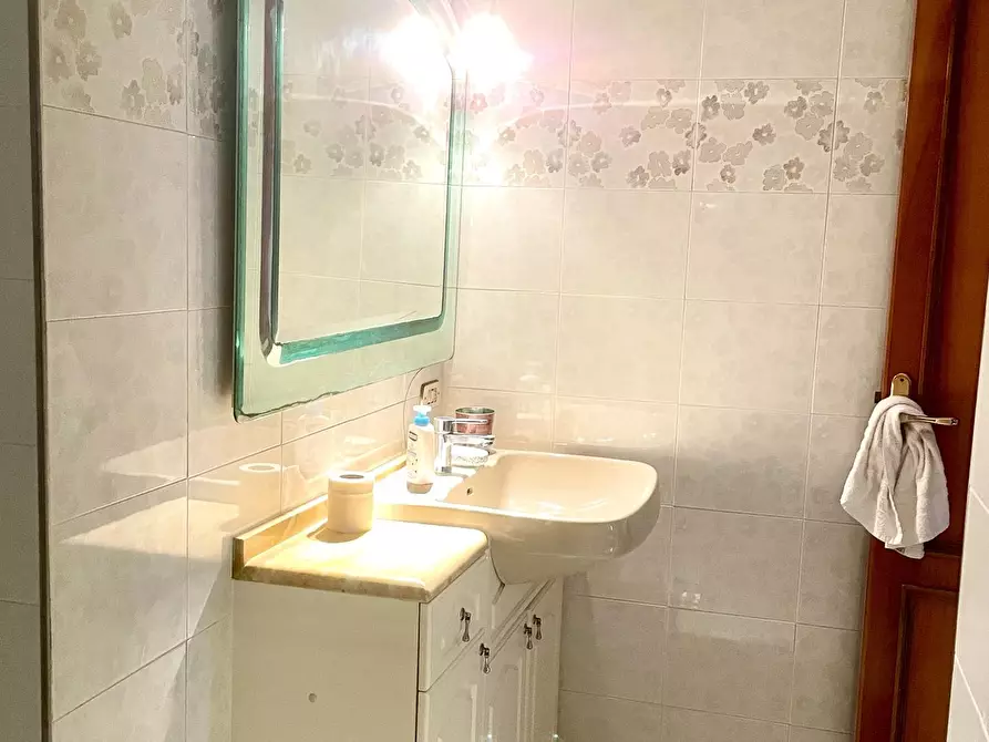 Immagine 16 di Appartamento in vendita  a Siena