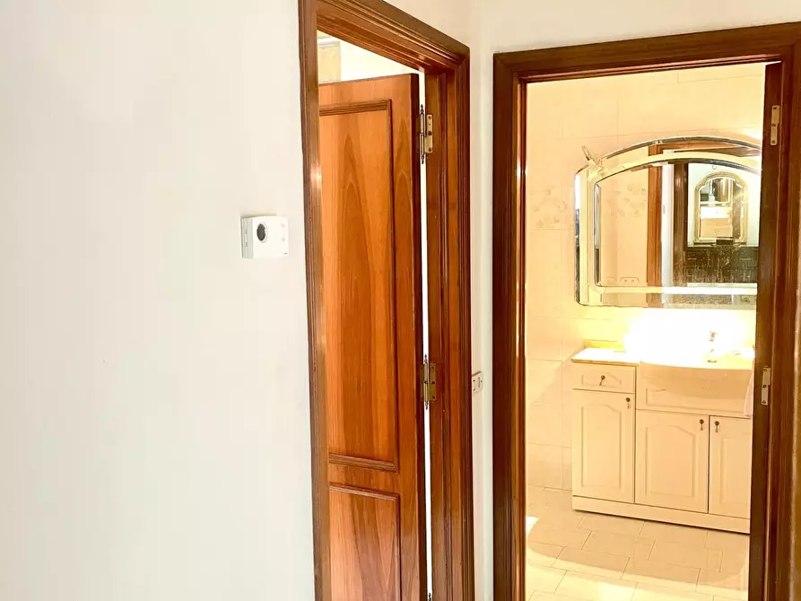 Immagine 13 di Appartamento in vendita  a Siena