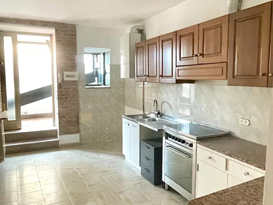 Immagine 2 di Appartamento in vendita  a Siena