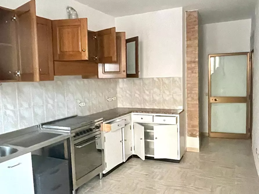 Immagine 1 di Appartamento in vendita  a Siena