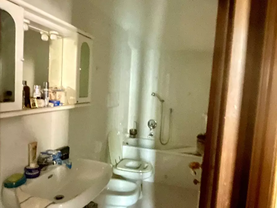 Immagine 6 di Magazzino in vendita  a Siena