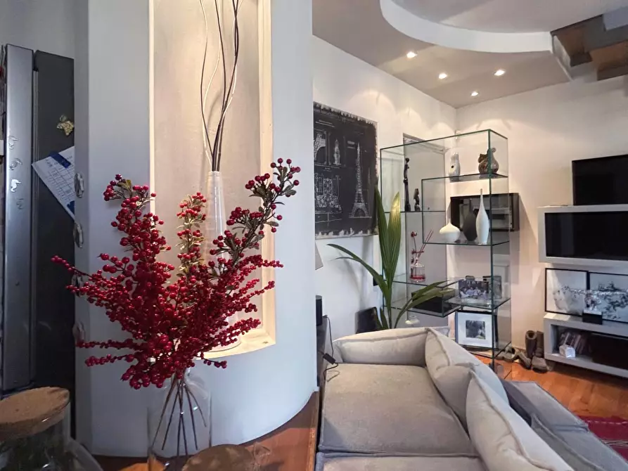 Immagine 13 di Appartamento in vendita  a Livorno