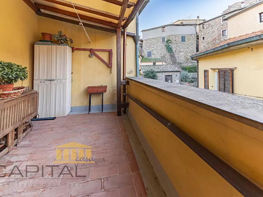 Immagine 21 di Appartamento in vendita  a Lajatico