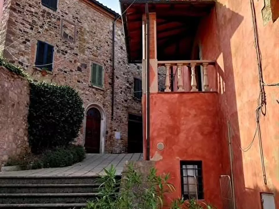 Immagine 42 di Appartamento in vendita  a Lajatico