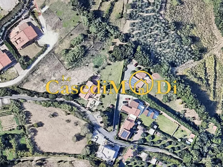 Immagine 1 di Terreno agricolo in vendita  a Livorno