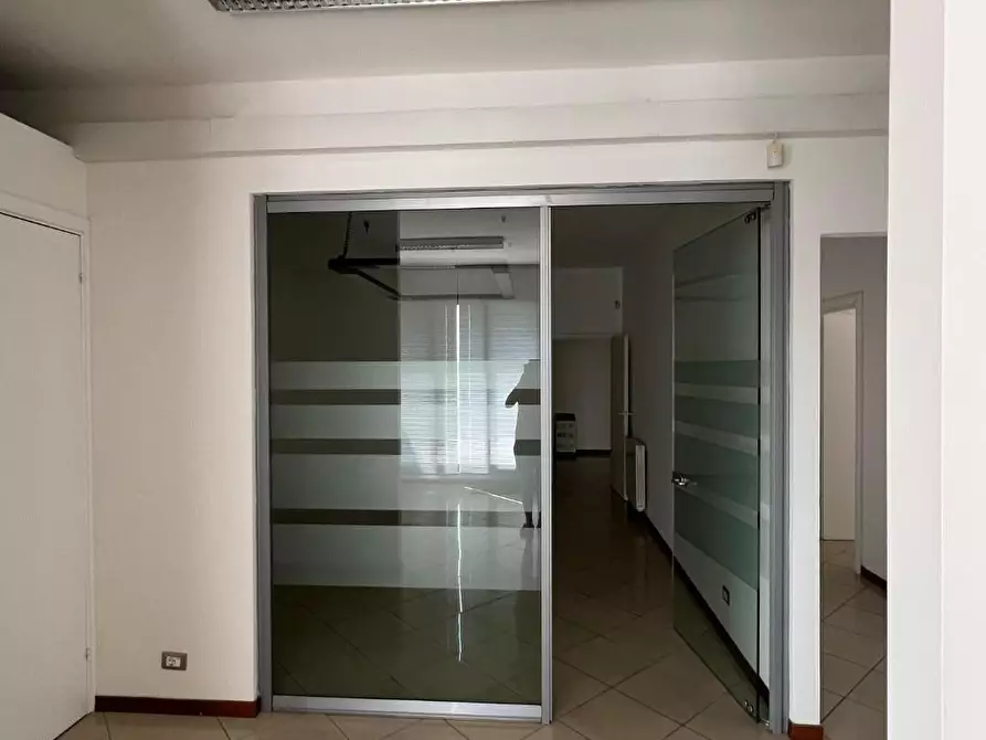 Immagine 6 di Ufficio in affitto  a Pisa