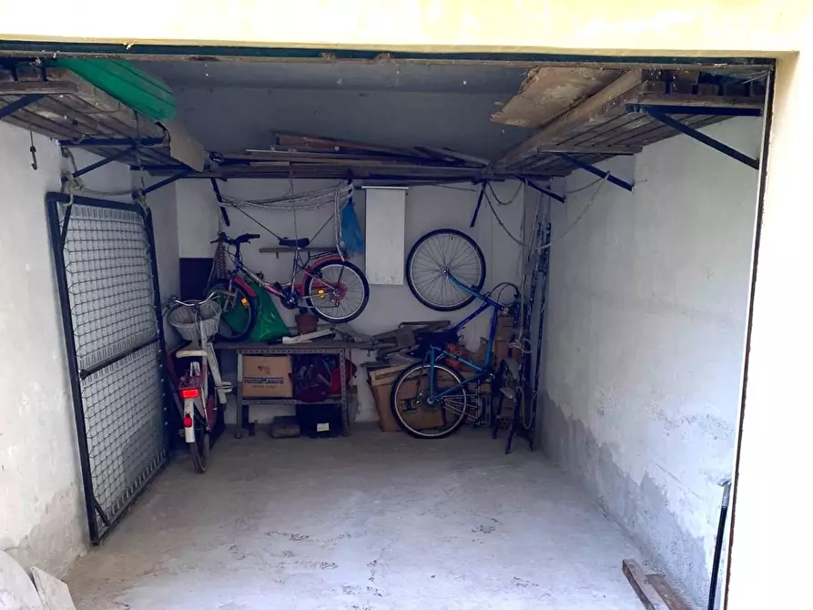 Immagine 11 di Appartamento in vendita  a Massa