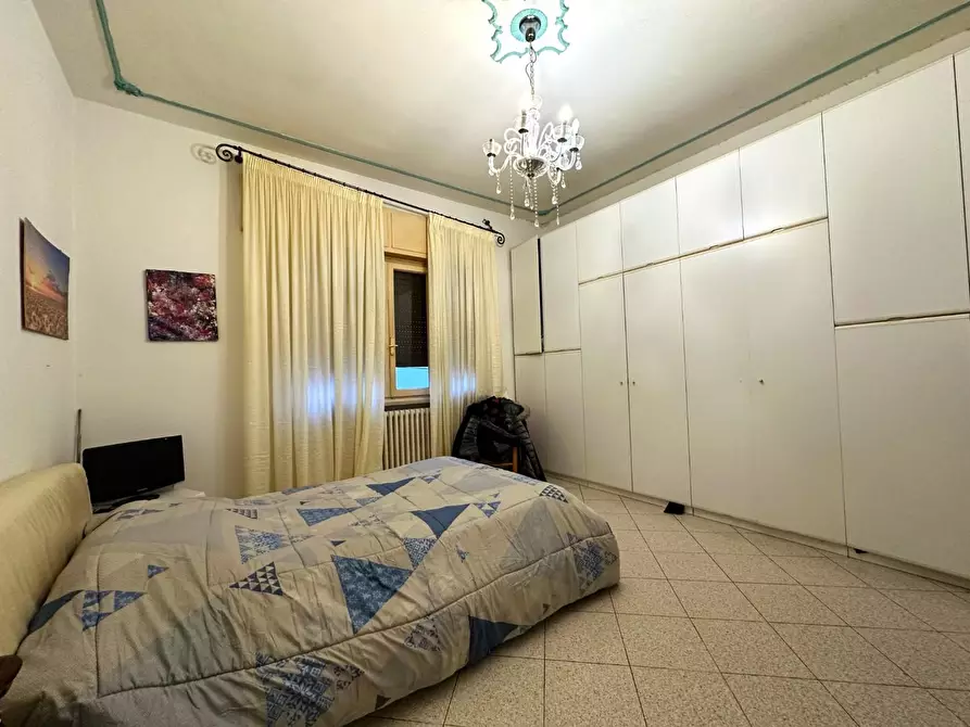 Immagine 20 di Villa in vendita  a Lucca