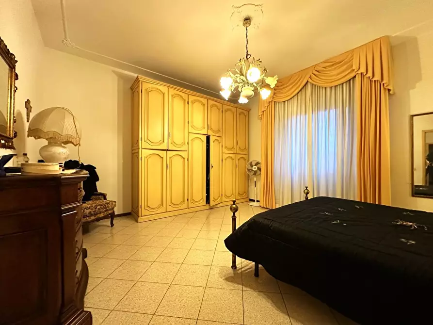 Immagine 16 di Villa in vendita  a Lucca