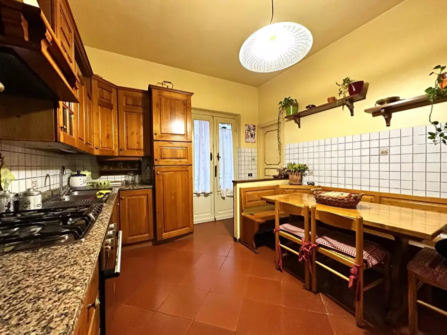 Immagine 12 di Villa in vendita  a Lucca