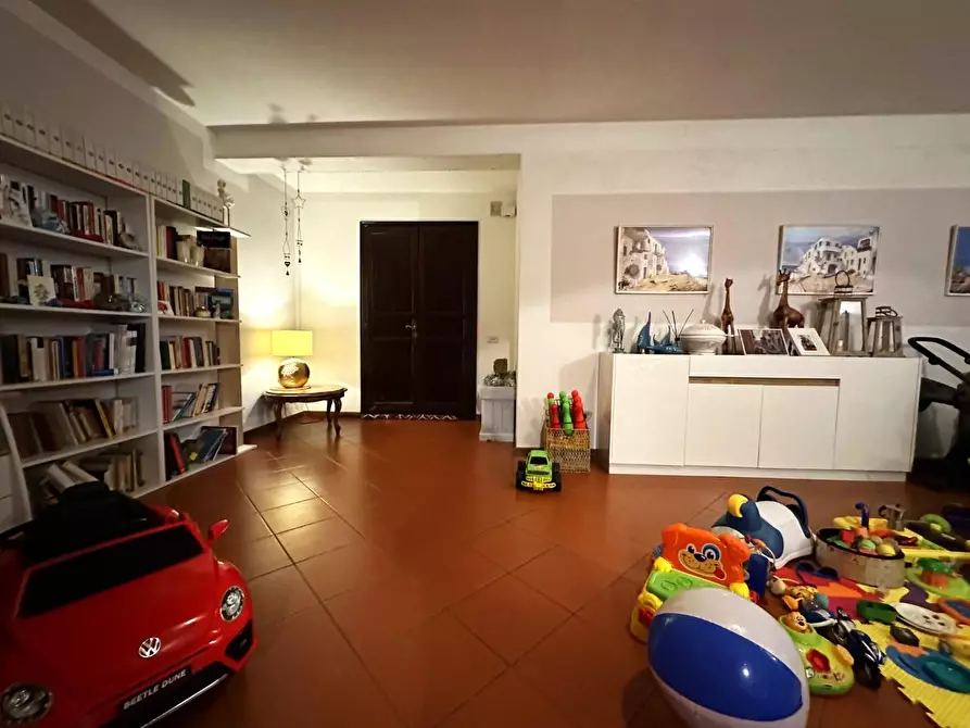 Immagine 24 di Villa in vendita  a Lucca