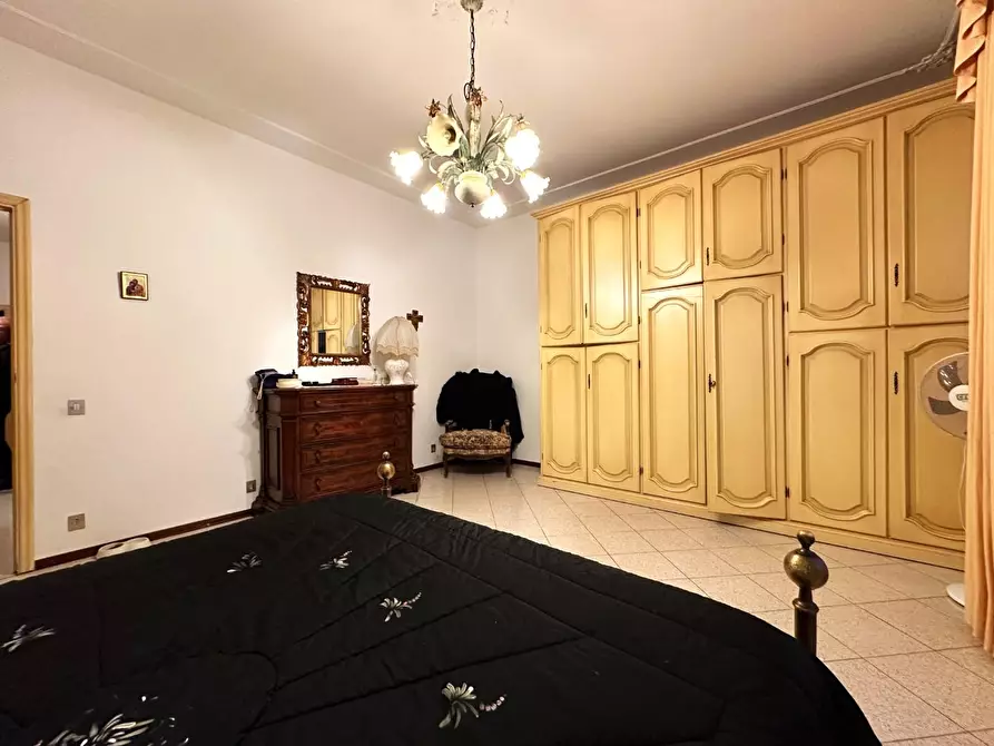 Immagine 15 di Villa in vendita  a Lucca