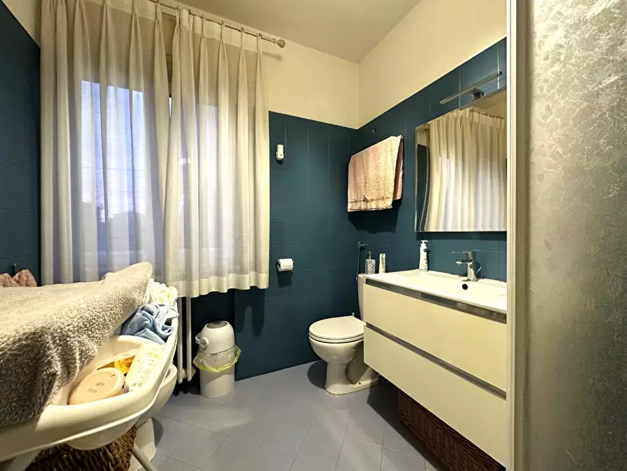 Immagine 27 di Villa in vendita  a Lucca