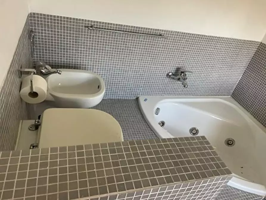 Immagine 6 di Appartamento in vendita  a Pisa