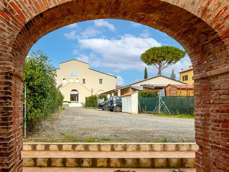 Immagine 1 di Appartamento in vendita  a Cecina