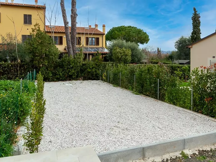 Immagine 4 di Appartamento in vendita  a Cecina