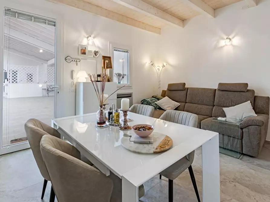 Immagine 13 di Appartamento in vendita  a Cecina