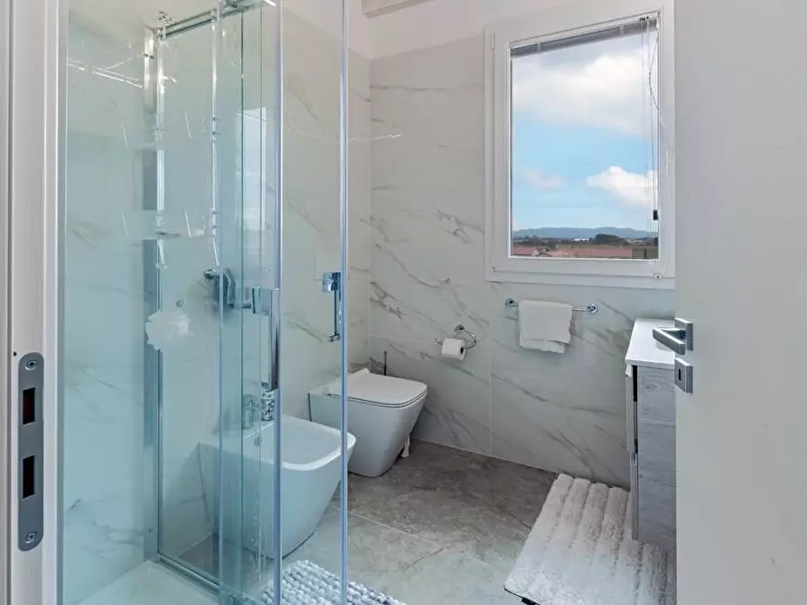 Immagine 16 di Appartamento in vendita  a Cecina